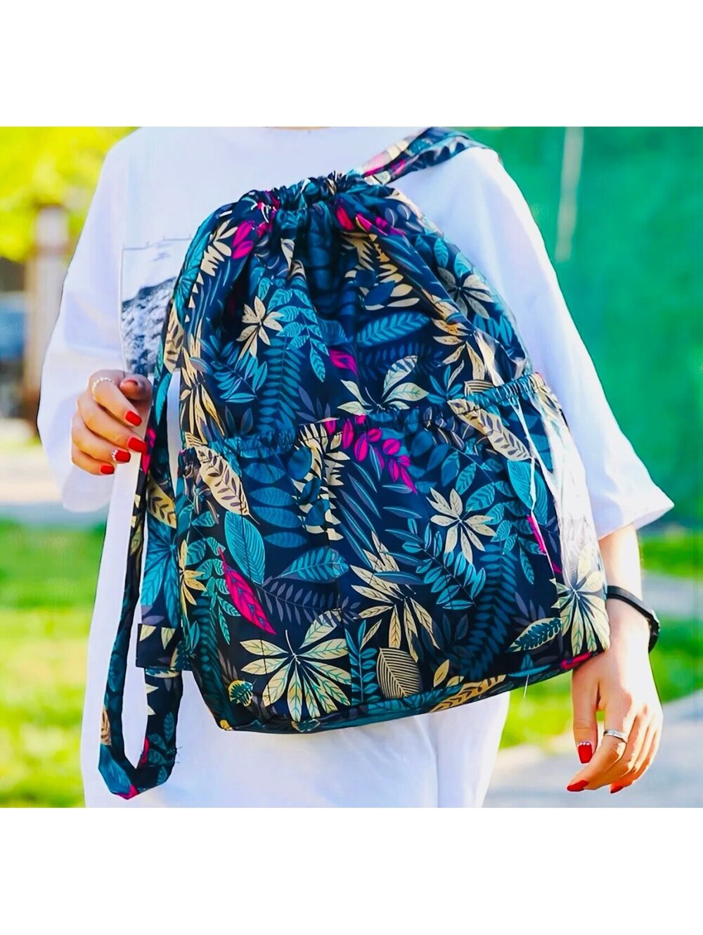 New - Lightweight - Multifunctional Backpack - Colorful Leaves